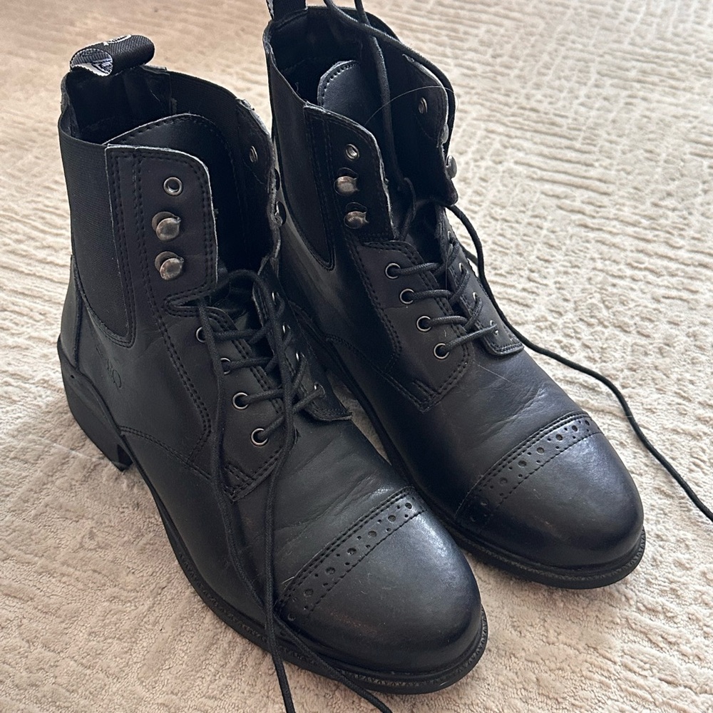 Black Leather women’s Boots and chaps